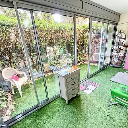 Apartment Cosy 1 Bedroom Republique 236 *
